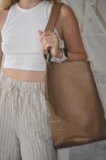 Helena Leather Shoulder Bag - Biscotti - Image 3
