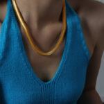 ELEGANT GOLD SNAKE NECKLACE - Image 2